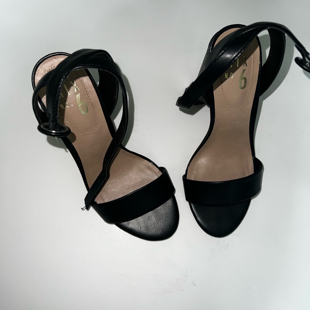 Basic Black Block Heel - image 2